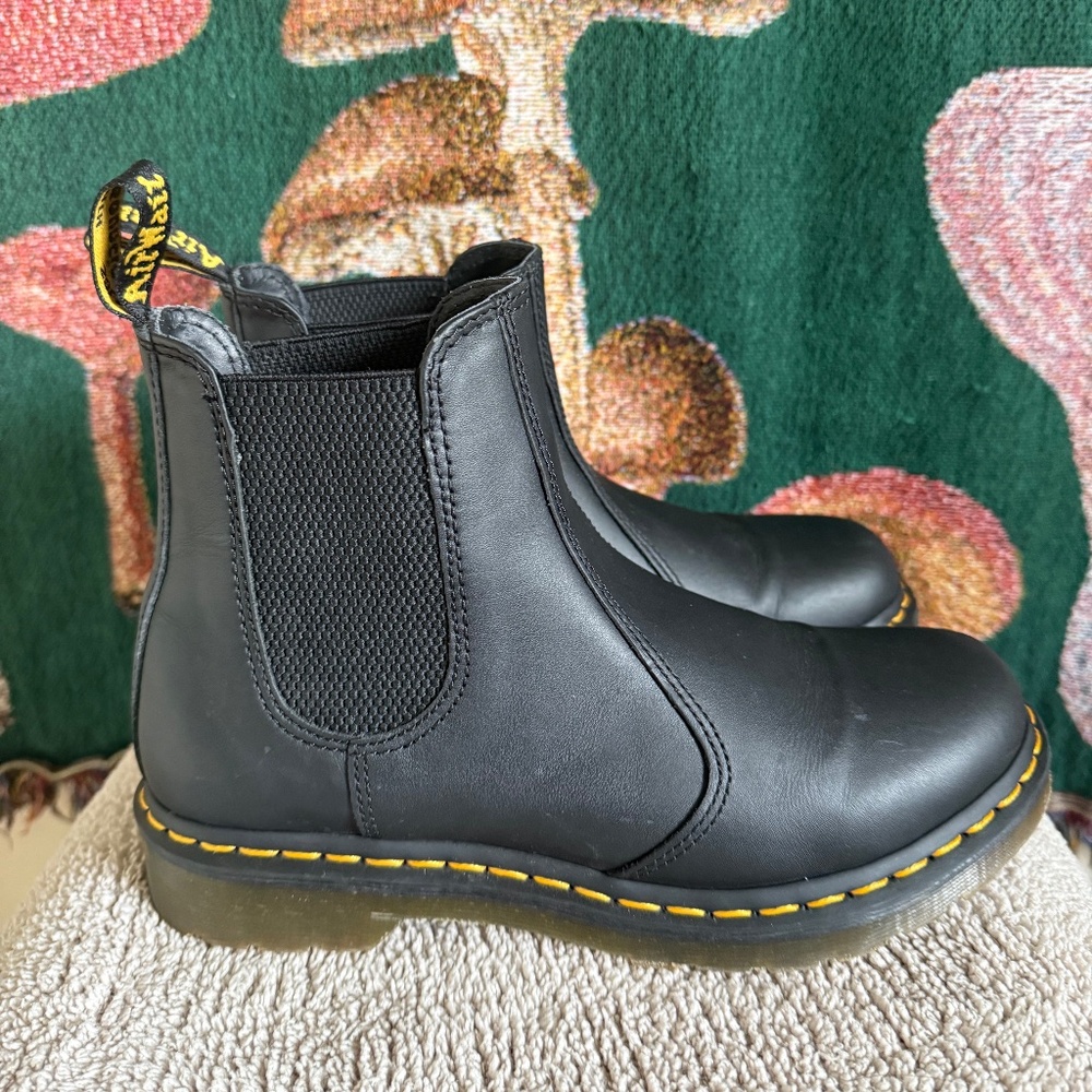 Dr. Martens 2976 Chelsea Boot - Women's 9 - Black
